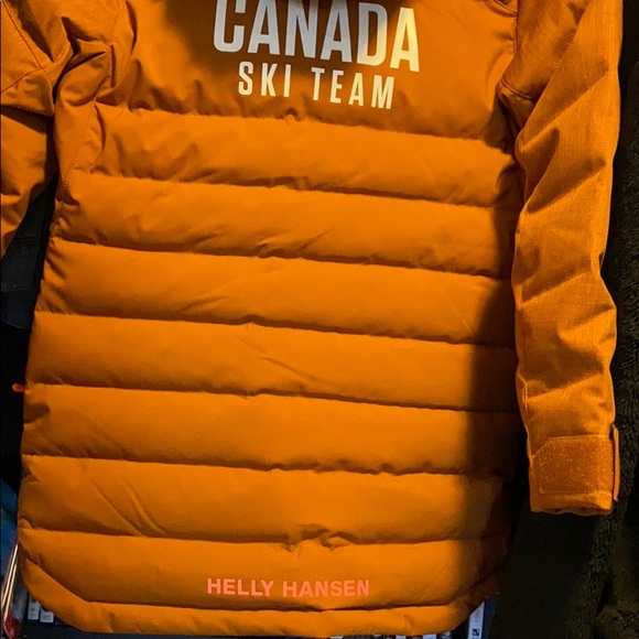 Helly Hansen Sponsored Snow Jacket ❄️ - Picture 6 of 15